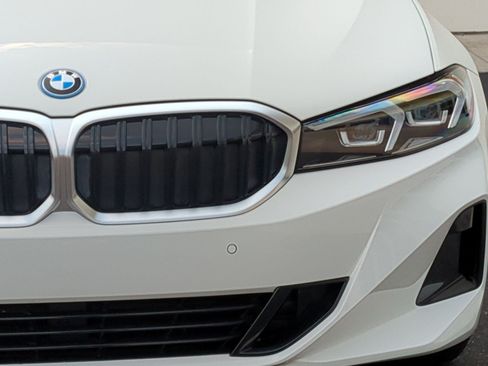 Used 2024 BMW 330e w/ Convenience Package RWD image 5