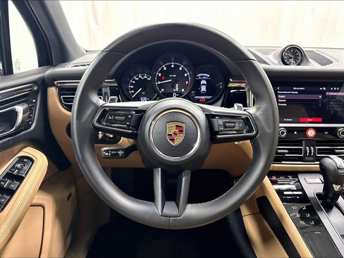 Used 2026 Porsche Macan AWD/4WD image 17
