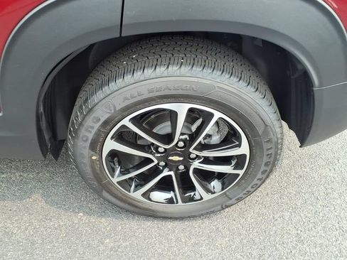 Used 2024 Chevrolet TrailBlazer LT w/ LT Cold Weather Package AWD/4WD image 10