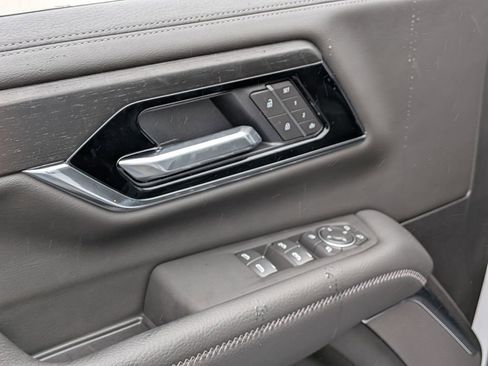 New 2026 GMC Yukon XL Denali w/ Denali Reserve Package image 14