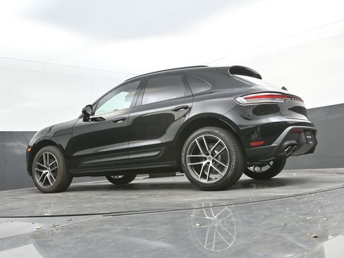 New 2026 Porsche Macan image 38