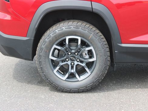 New 2026 Chevrolet Equinox ACTIV w/ Convenience Package III AWD/4WD image 13