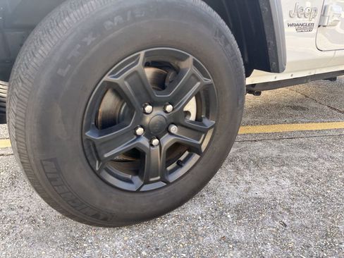 Used 2021 Jeep Wrangler Unlimited Sport image 17