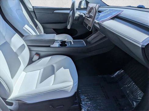 Used 2025 Tesla Model Y Performance image 20