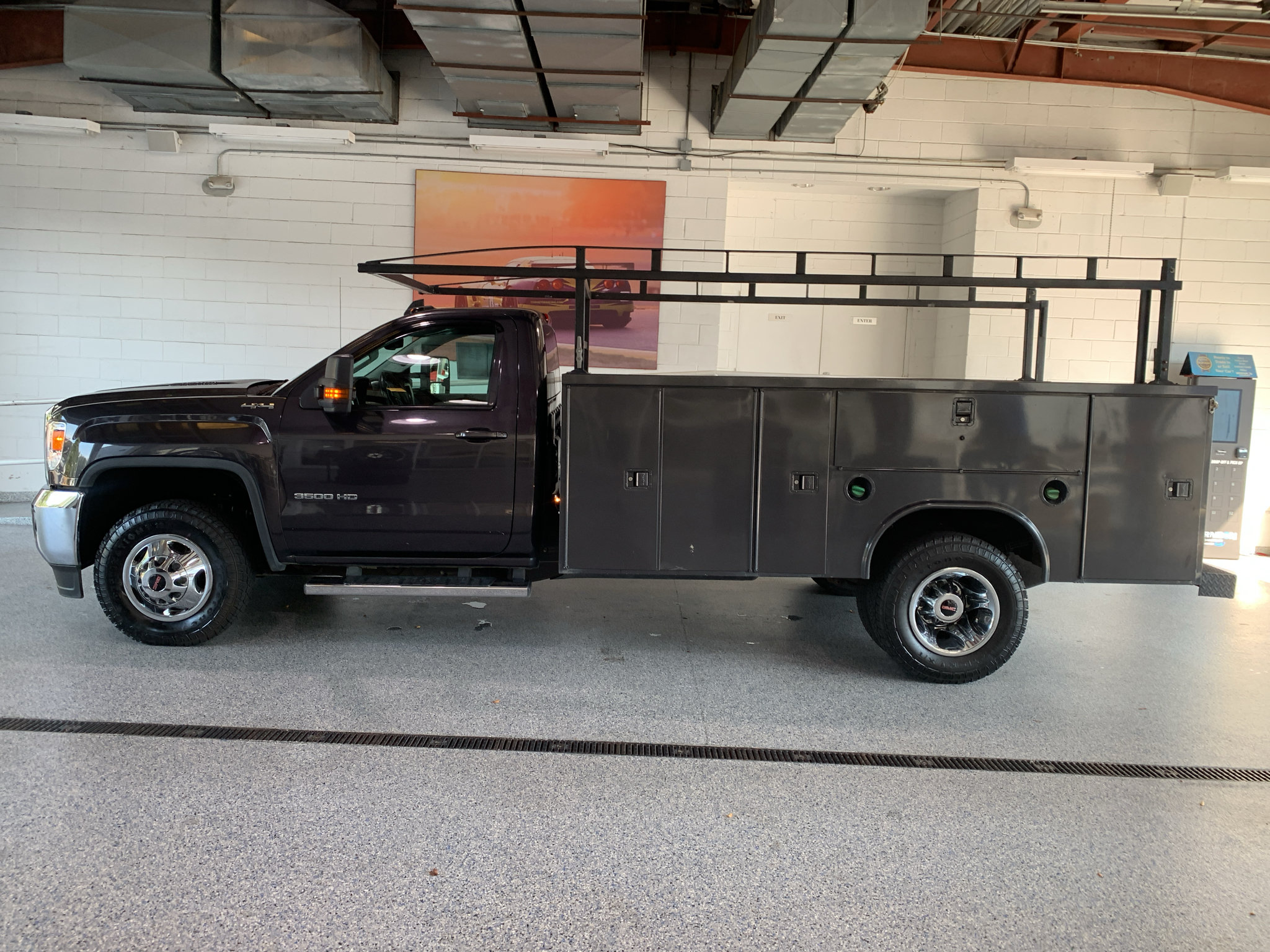 Used 2016 GMC Sierra 3500 SLE w/ SLE Preferred Package AWD/4WD image 7