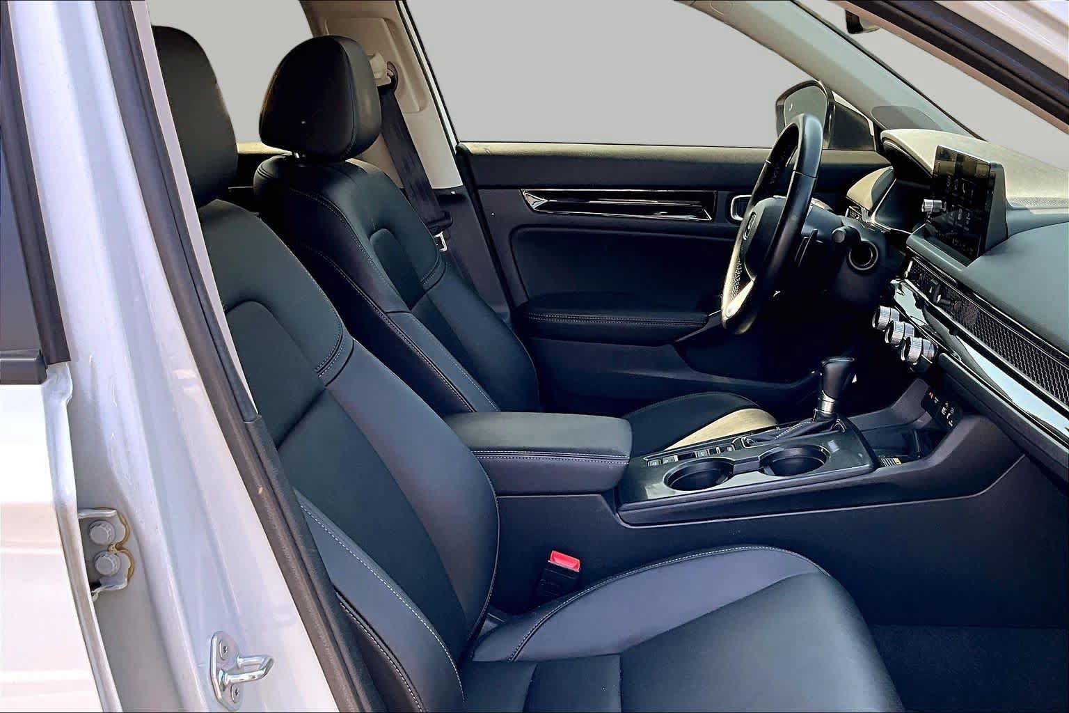 Used 2022 Honda Civic Touring image 8