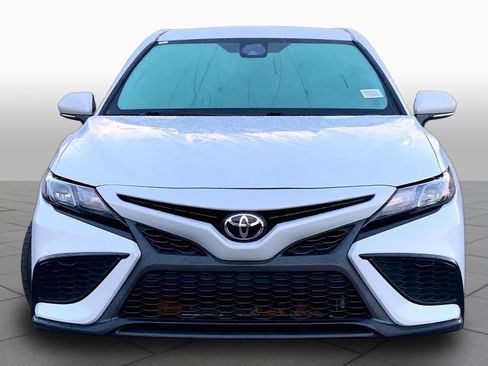 Used 2023 Toyota Camry SE FWD image 4