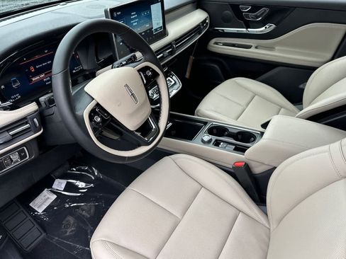 New 2025 Lincoln Corsair AWD w/ Equipment Group 101A image 12