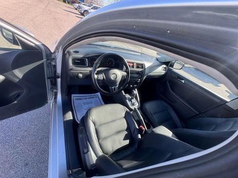 Used 2011 Volkswagen Jetta SE image 10