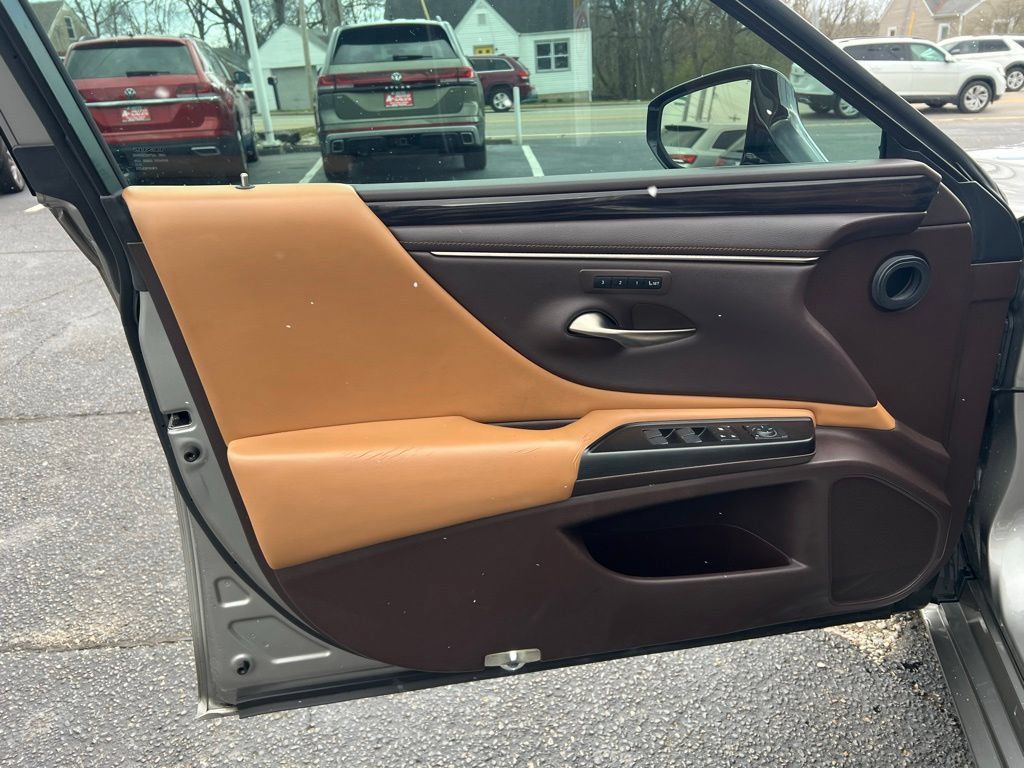 Used 2019 Lexus ES 350 w/ Premium Package FWD image 13