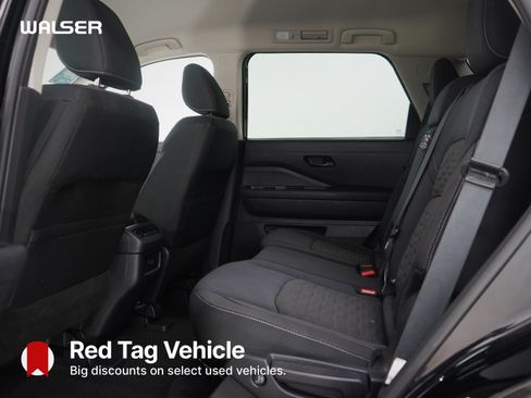 Used 2025 Nissan Pathfinder SV AWD/4WD image 20
