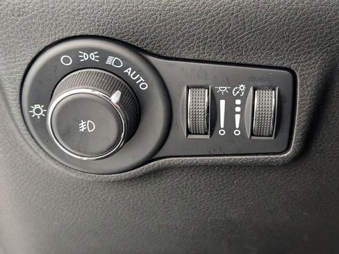 Used 2024 Jeep Compass Latitude AWD/4WD image 9
