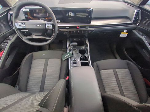 New 2026 Kia Sorento LX FWD image 9