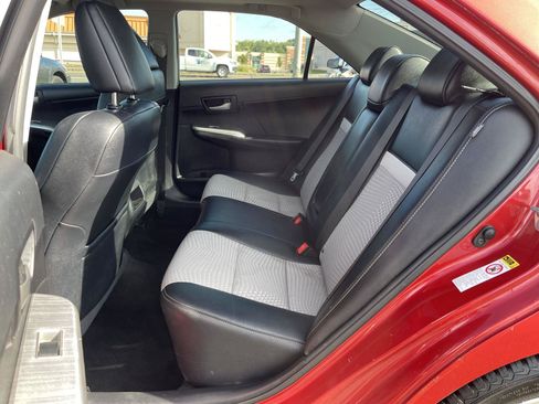 Used 2012 Toyota Camry SE FWD image 13