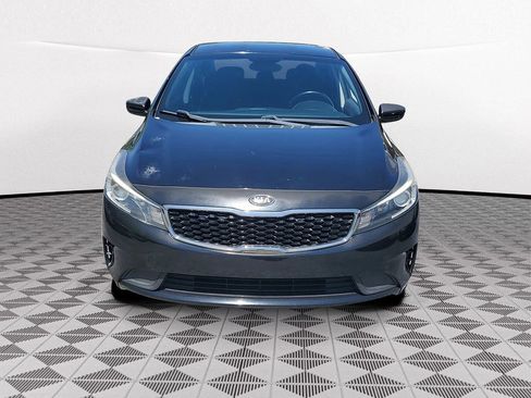 Used 2017 Kia Forte S FWD image 2