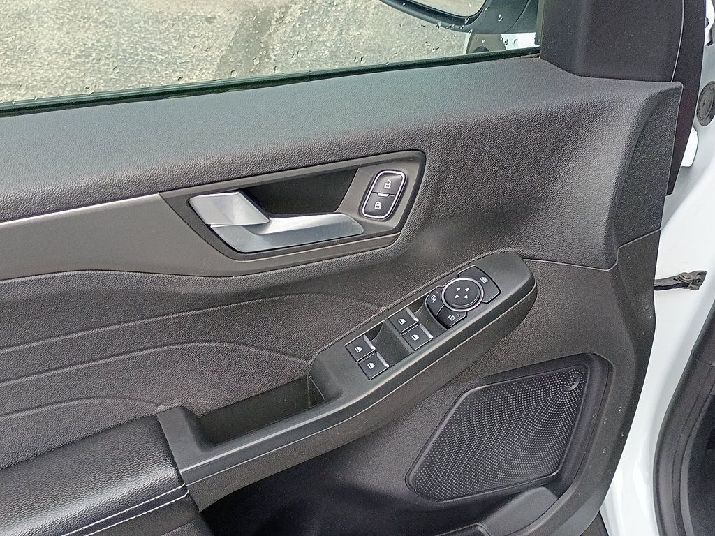 Used 2023 Ford Escape SE FWD image 17