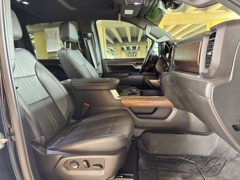 Used 2024 Chevrolet Silverado 3500 High Country image 28