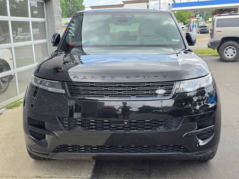 Used 2024 Land Rover Range Rover Sport SE AWD/4WD image 2