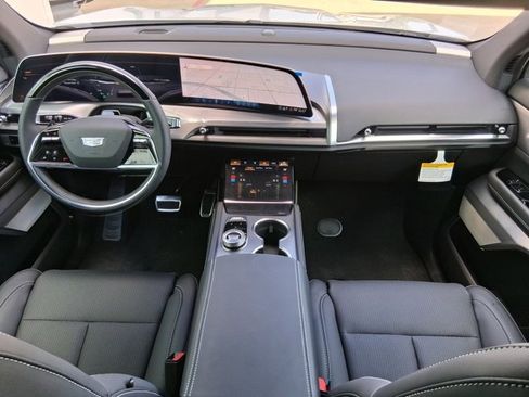 New 2026 Cadillac Vistiq Sport image 10