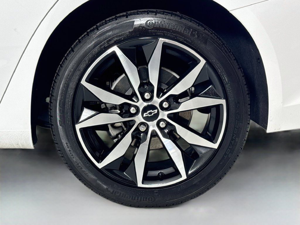 Used 2022 Chevrolet Malibu RS FWD image 10