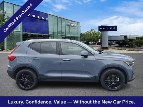 Certified 2023 Volvo XC40 B5 Core w/ Convenience Package AWD/4WD image 8
