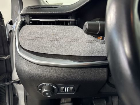 Used 2022 Jeep Compass Latitude image 14