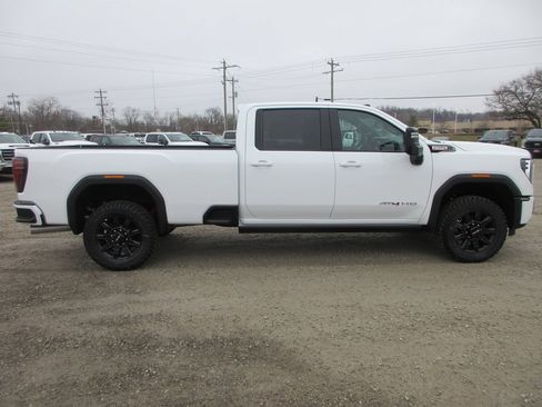 New 2026 GMC Sierra 3500 AT4 image 3