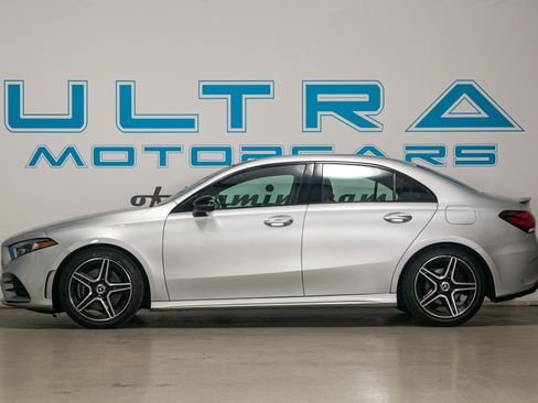 Used 2019 Mercedes-Benz A 220 4MATIC w/ AMG Line image 3