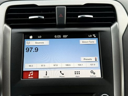 Used 2018 Ford Fusion SE w/ Equipment Group 602A FWD image 33