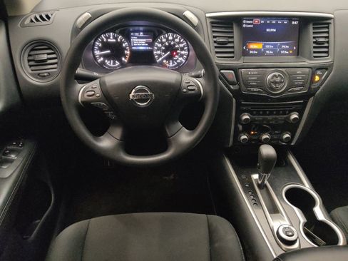 Used 2020 Nissan Pathfinder S image 22