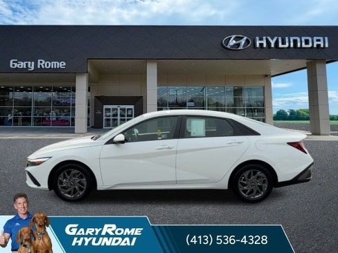 Certified 2024 Hyundai Elantra SEL FWD image 5