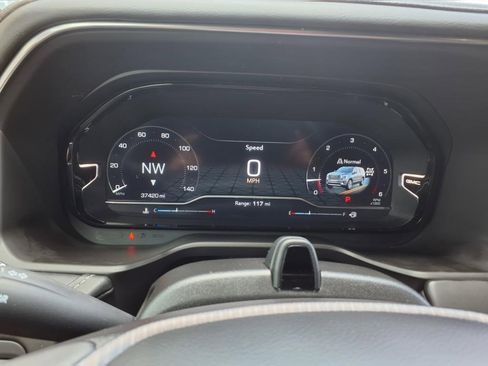 Used 2024 GMC Yukon Denali Ultimate image 32