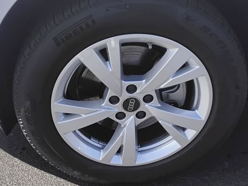 Certified 2025 Audi Q5 Premium w/ Convenience Package image 11