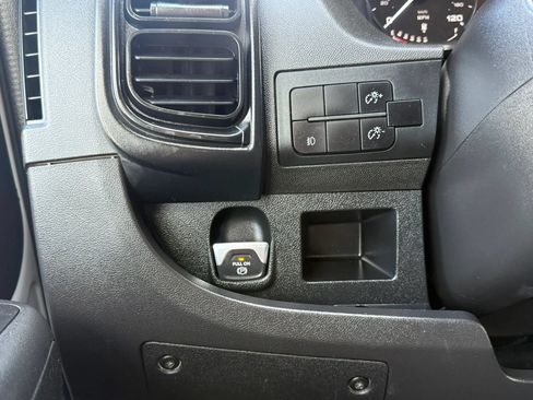 Used 2023 RAM ProMaster 2500 w/ Driver Convenience Group FWD image 20