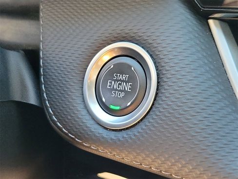 Used 2025 Chevrolet Equinox LT image 27