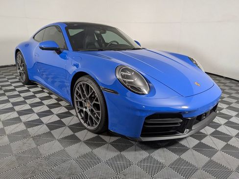Certified 2025 Porsche 911 Carrera RWD image 9