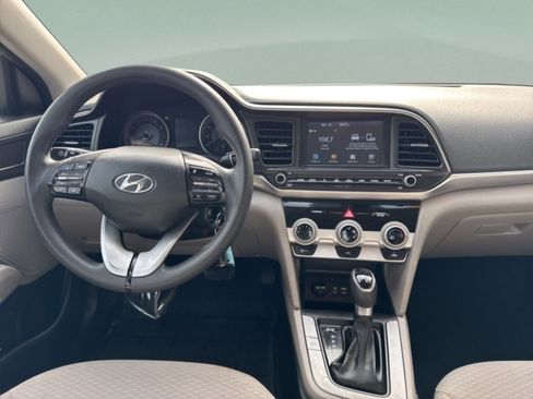 Used 2019 Hyundai Elantra SEL FWD image 18