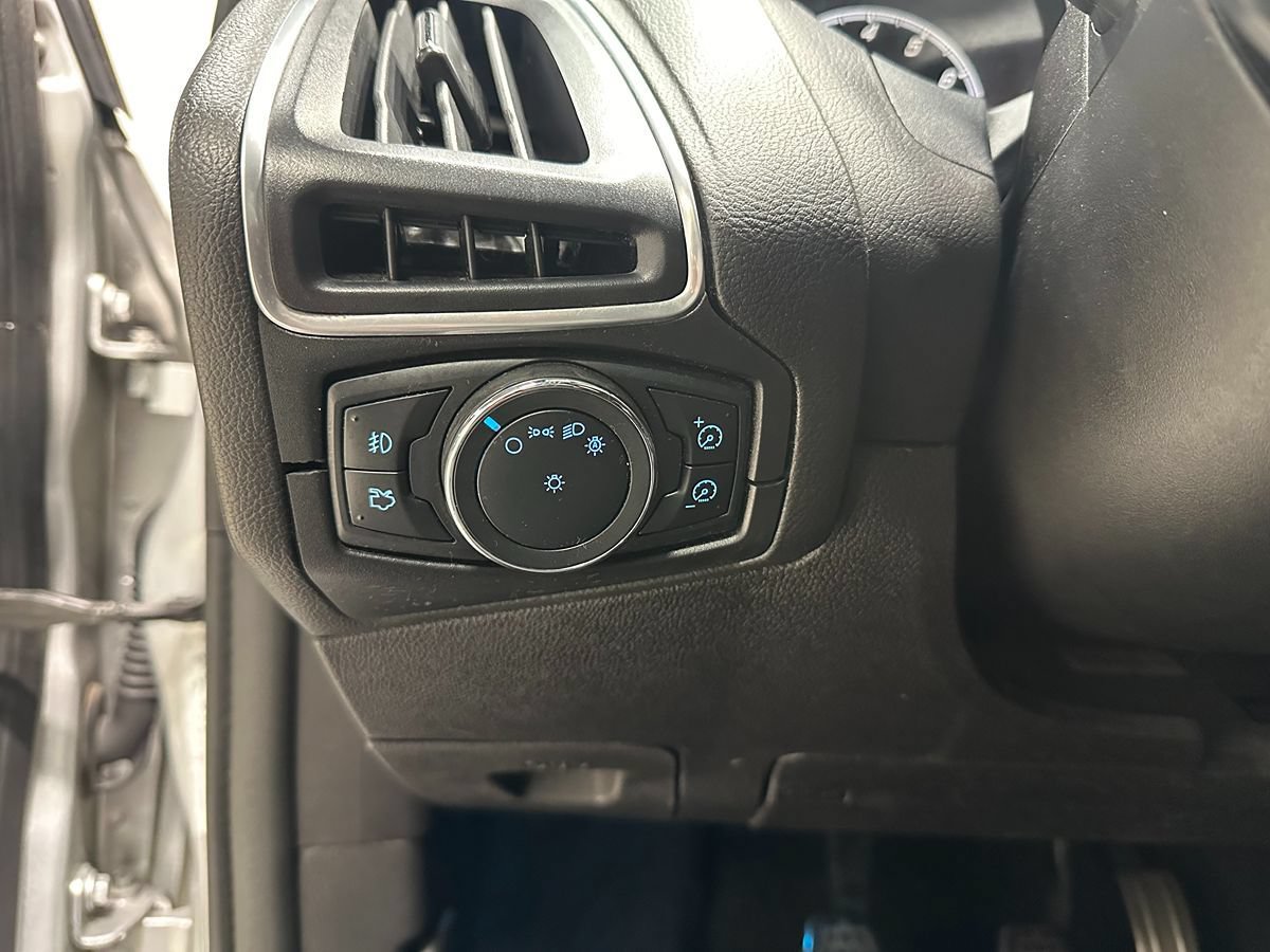 Used 2013 Ford Focus ST FWD image 29