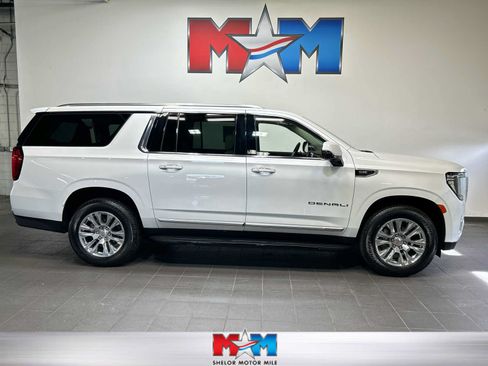 Used 2023 GMC Yukon XL Denali AWD/4WD image 1
