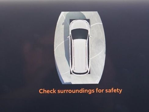 Used 2025 Toyota Sienna Platinum image 30