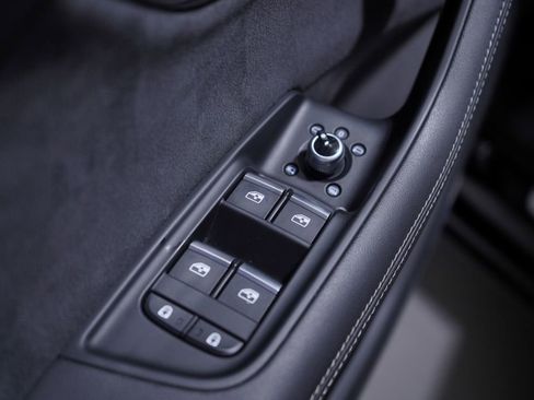 Used 2023 Audi SQ7 Prestige AWD/4WD image 18