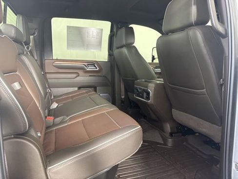 Used 2024 GMC Sierra 2500 Denali w/ Technology Package image 5