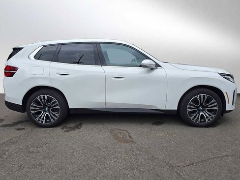 Used 2025 BMW X3 xDrive30i w/ Premium Package AWD/4WD image 2