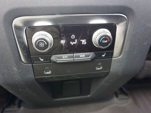 Used 2022 GMC Yukon Denali image 17