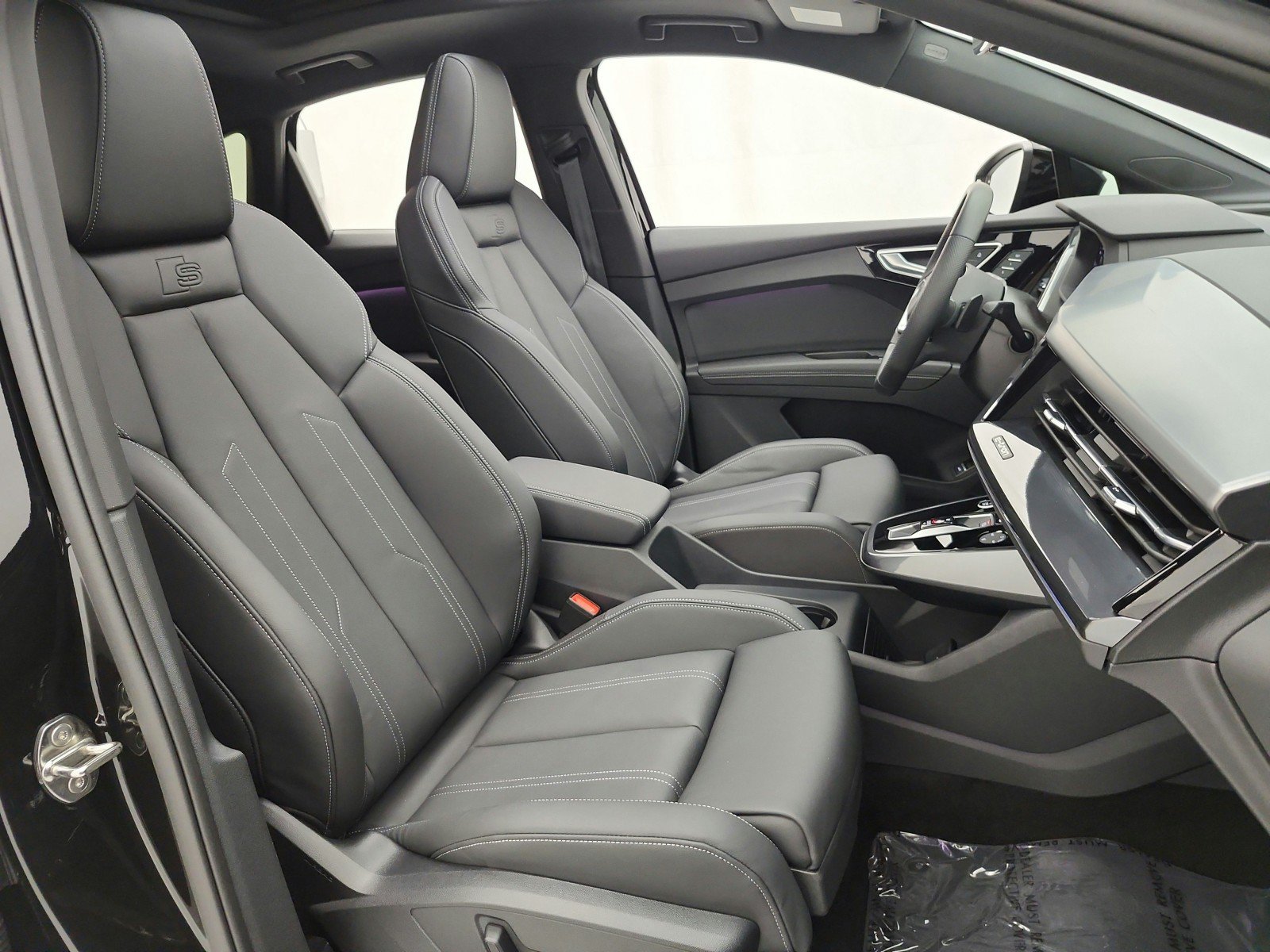 Used 2024 Audi Q4 e-tron Premium Plus w/ Premium Plus AWD/4WD image 20