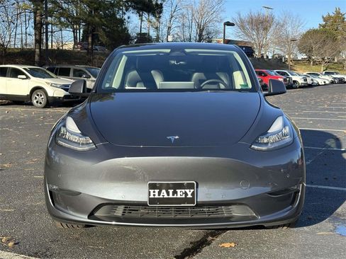 Used 2022 Tesla Model Y Long Range image 23