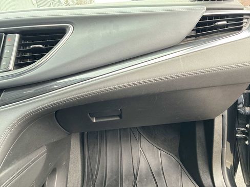 Used 2019 Buick Enclave Premium image 29