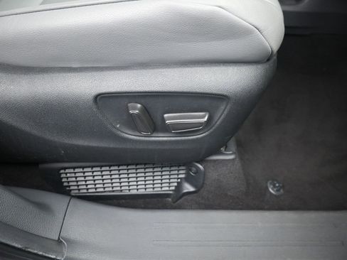 Used 2024 Toyota Sienna XLE image 18