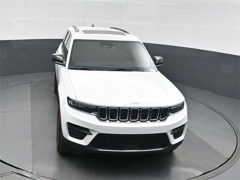 New 2025 Jeep Grand Cherokee Laredo image 35