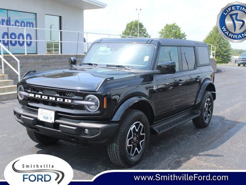 New 2025 Ford Bronco Outer Banks image 1